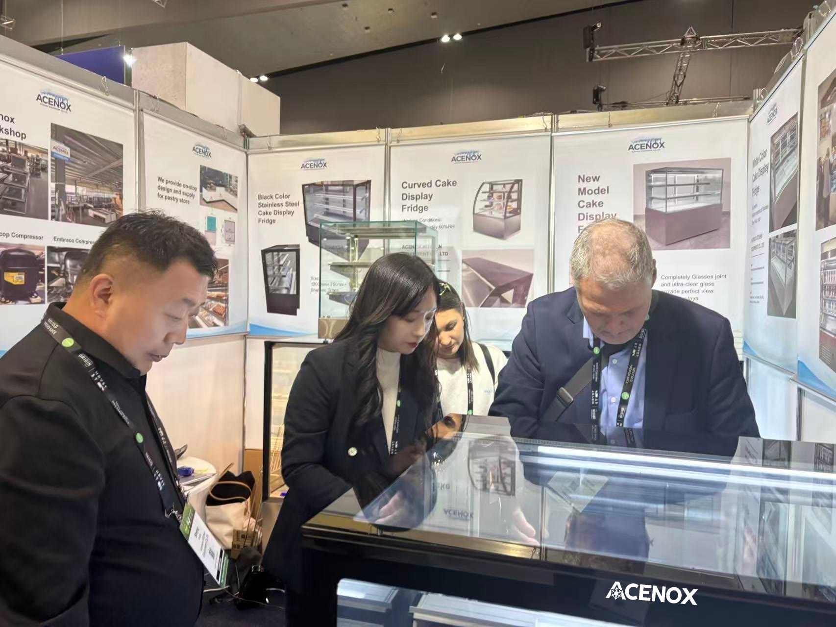 Acenox presenta sus soluciones OEM a compradores internacionales