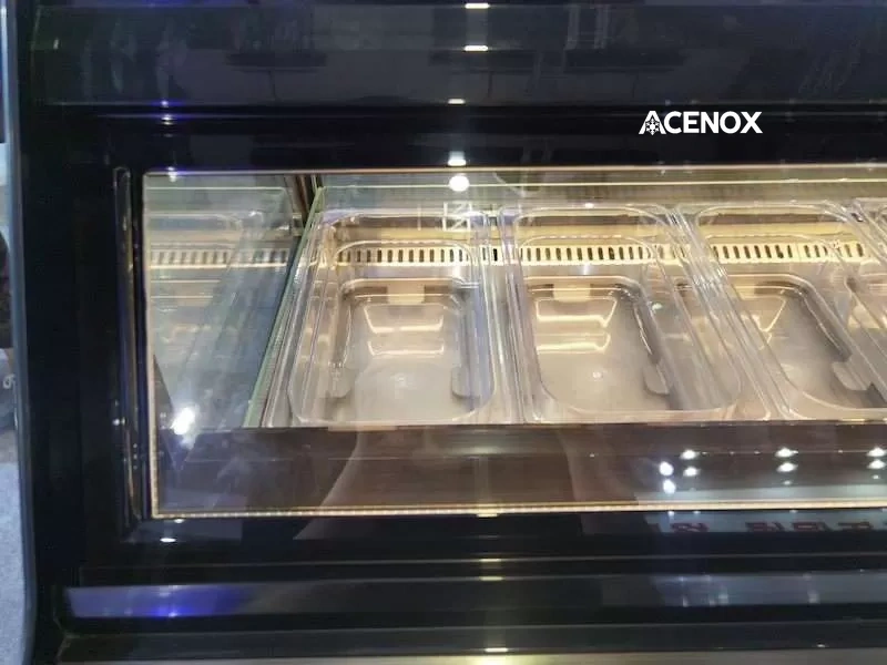 Iluminación LED en el interior de una vitrina para gelato